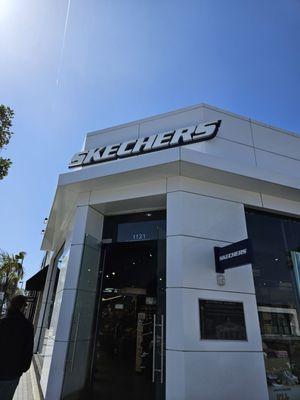 SKECHERS Retail