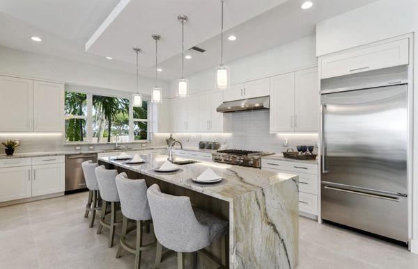 Gulfstream Blvd- kitchen