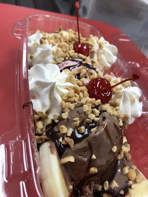 BANANA SPLITS AFTER 2pm!?!? YES PLEASE!!