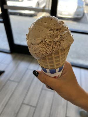 Mexican chocolate ice cream. That's a huge single scoop. Excellent cinnamon flavor. Winner, winner.