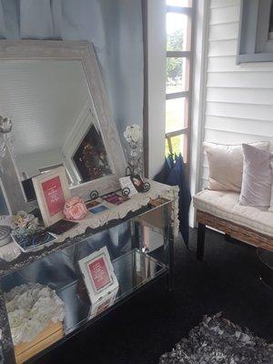 Wedding eyebrow wax!! Look at this cute entryway!