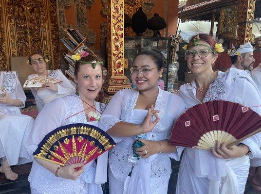 Graduation day @ the temple where we studied with high priest Ratu Nabe.Pictured here w his daughter & healer Jero Mas Ayu & dear friend E.