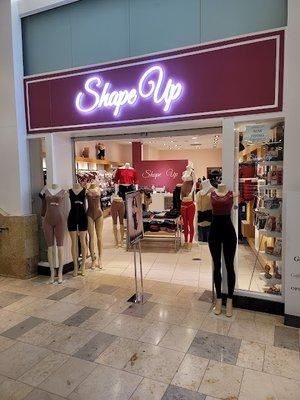 Entrance of Shape Up @ Connecticut Post Mall.