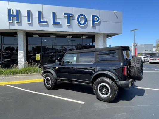 The brand new 2021 Ford Bronco has arrived at Hilltop Ford! Give us a call today.