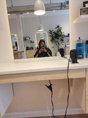 nVé Salon