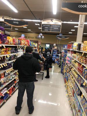 Come on Safeway... there are 6 people in this line and every other line. No calls for more checkers? Please work on your customer service!!