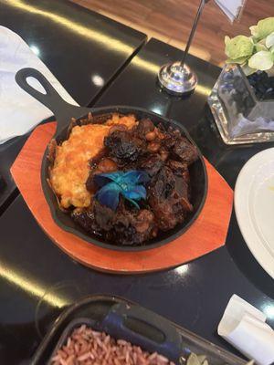 Oxtail Mac and cheese