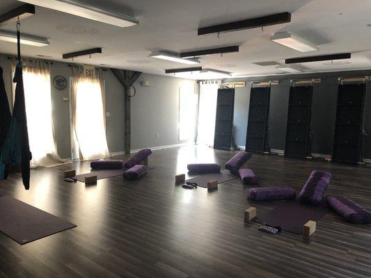 Gorgeous room for yoga!