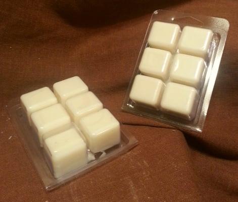 6 Square Wax Melts in Clamshell  Pack $3.99