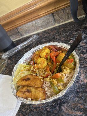 Curry shrimp w/ rice and peas and cabbage! Amazing!!