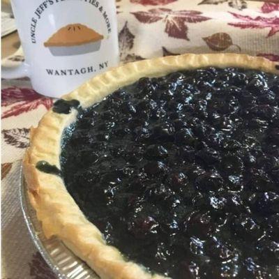 Traditional size Blueberry pie with a pastry topping or crumb or lattice topping . Weight: 3lbs