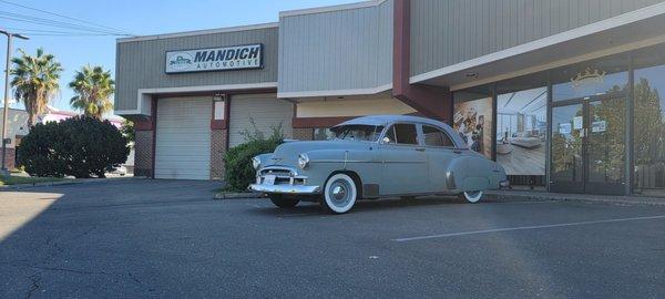 Mandich was referred. Drove from modesto, didnt disappoint. Hooked my chevy with 3.55 gears and dakota gauges. Great ppl.