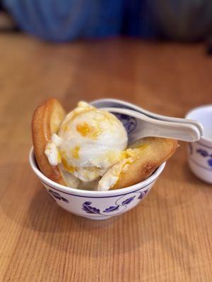 Mango sticky rice in fried bao dessert