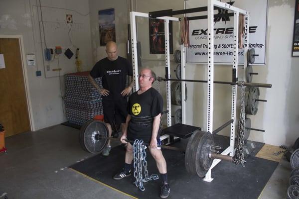 Scott training champion powerlifter, David Cohn.