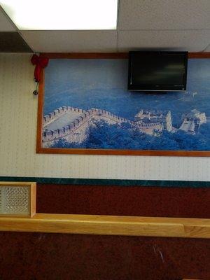 What Chinese restaurant doesn't have a huge picture of The Great Wall Of China?