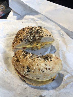 Egg bagel sandwich