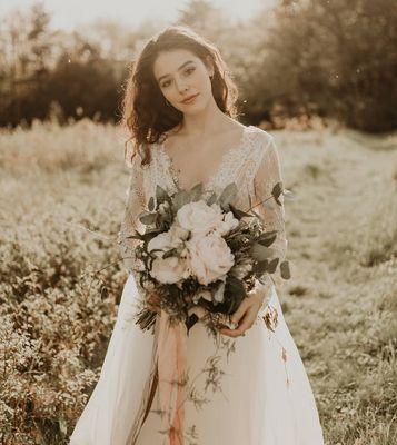 Simple and romantic bridal bouquet