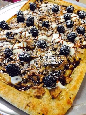 Cannoli pizza!