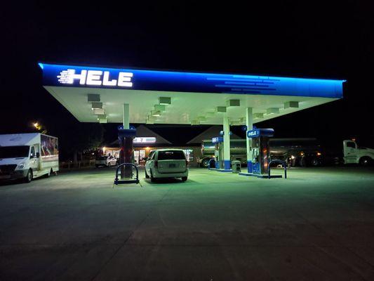 The Hele gas station in Hawaii Kai. There's a 7-Eleven store, & Boston's Pizza attached to this Hele gas station.