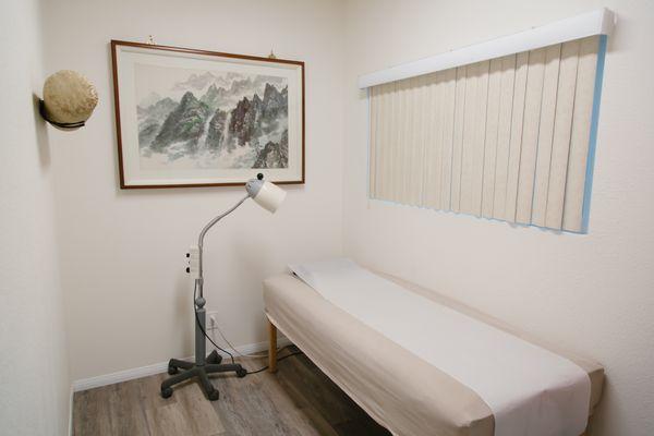 Individual Acupuncture Room