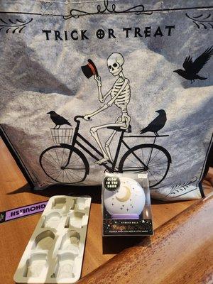 Tombstone ice cube molds, glow-in-the-dark stress reliever & $0.99 tote bag all for $10 + tax