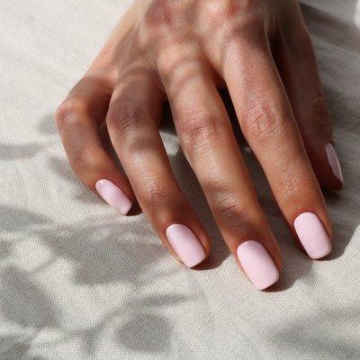 Luxury nail salon in Beverly Hills, Los Angeles. Award-winning manicures, pedicures, nail art and extensions.