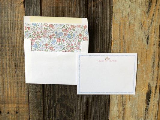 Stationery set with custom envelope liner