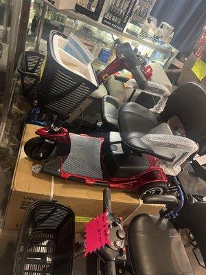 Scooters sales 3 and 4 wheels