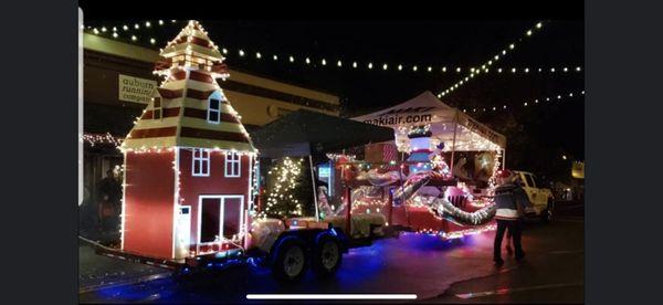 2019 auburn community Festival of Lights parade