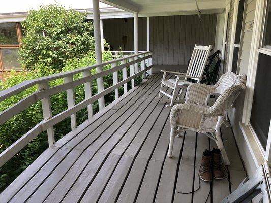 The front porch near the main entrance where people can sometimes find one of the Dharma teachers playing the banjo!