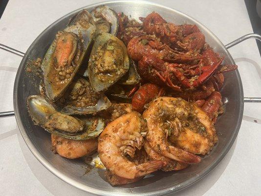 Cajun Mix (Mussel, Shrimp & Crawfish)