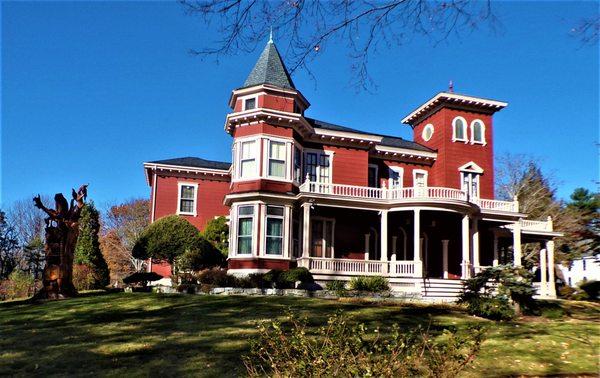 Richard Whittington at Stephen king house in Bangor Maine