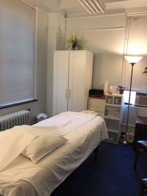 Hudson River Wellness, Heather Noonan-Spillane treatment room, rest and heal.