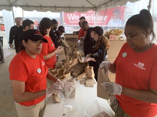 Feeding 6,000 Delta Airlines employees on a tarmac!