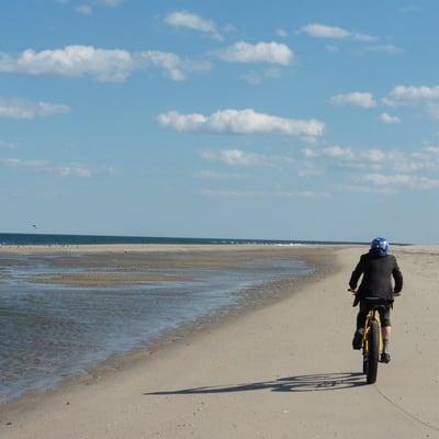 Surf, sand & sky on Kranky beachcruisers.