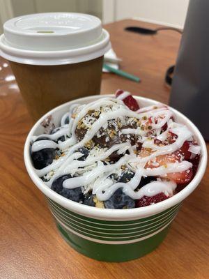 Açaí bowl + Matcha Latte