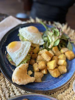 Brazilian avocado toast