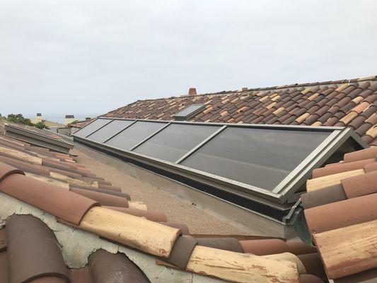 Retractable skylight