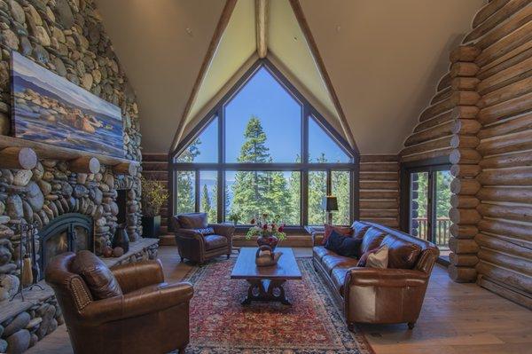 Grand Log Cabin Lake View Retreat