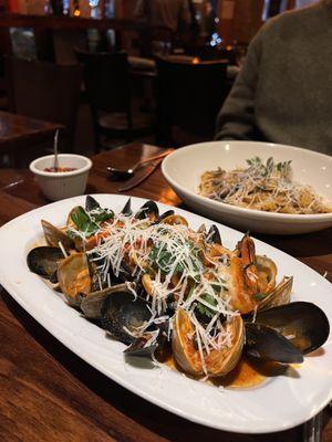 Linguine Nero ai Frutti di Mare Fra Diavola