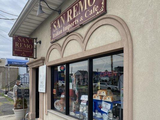 Exterior shot of San Remo Italian Imports & Cafe