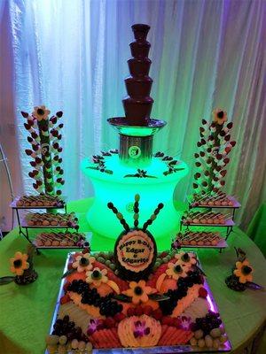 Customize your event with Fruit Carvng