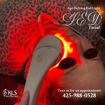 Give yourself the beautiful skin you deserve. Using a HydroJelly mask designed specifically for Red light LED therapy reduces fine lines