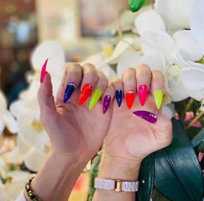 Happy Nails & Lashes