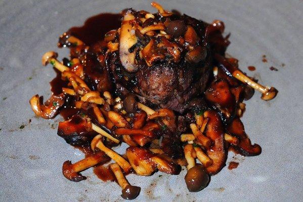 U.S.D.A PRIME BEEF Filet Mignon 8oz wild field mushrooms (on the side)