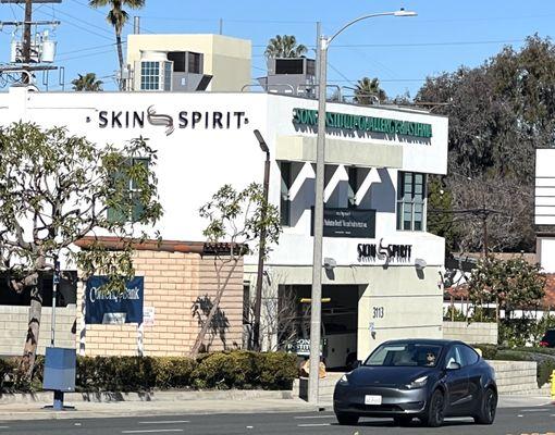 Exterior of SkinSpirit Manhattan Beach