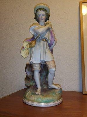 This is the male figurine.  second of 2 photos