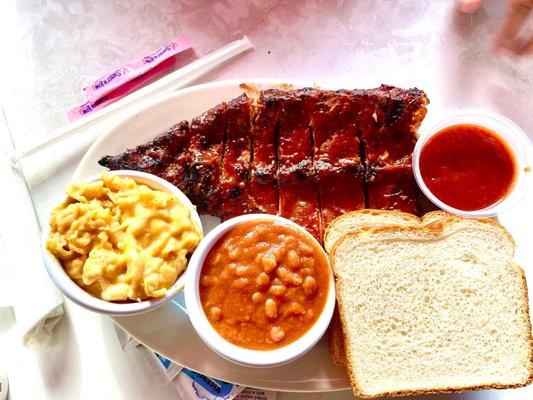 Ribs, beans and macaroni