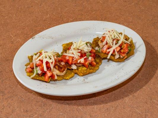 Tostones tapados con camaron