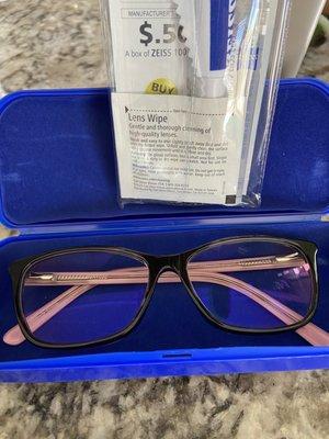 Glasses and free cleaning kit